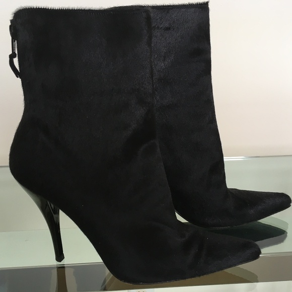 Stuart Weitzman Black Calf Hair Size 8 Short Boot - Picture 1 of 8